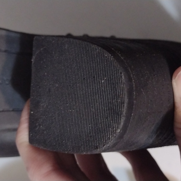 Lucky Brand leather Bootie with Metal Stud Accents size9 - Picture 13 of 15